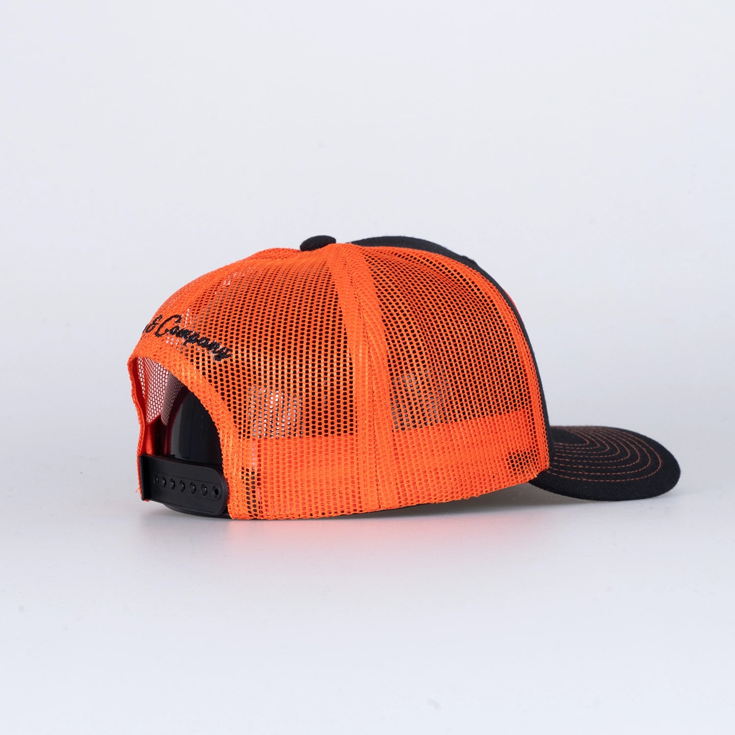 BEAR TRUCKER CAP - BLACK