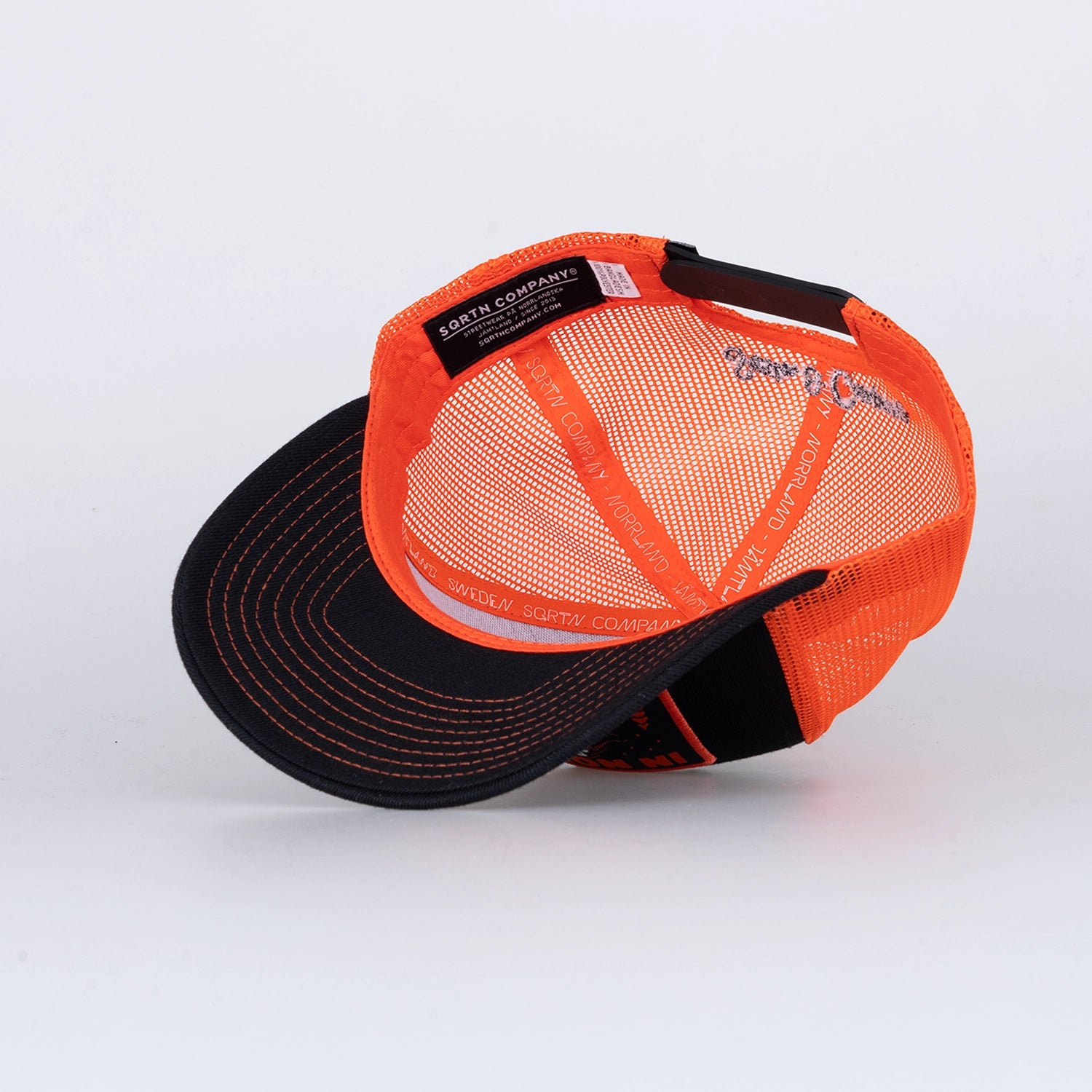 BEAR TRUCKER CAP - BLACK