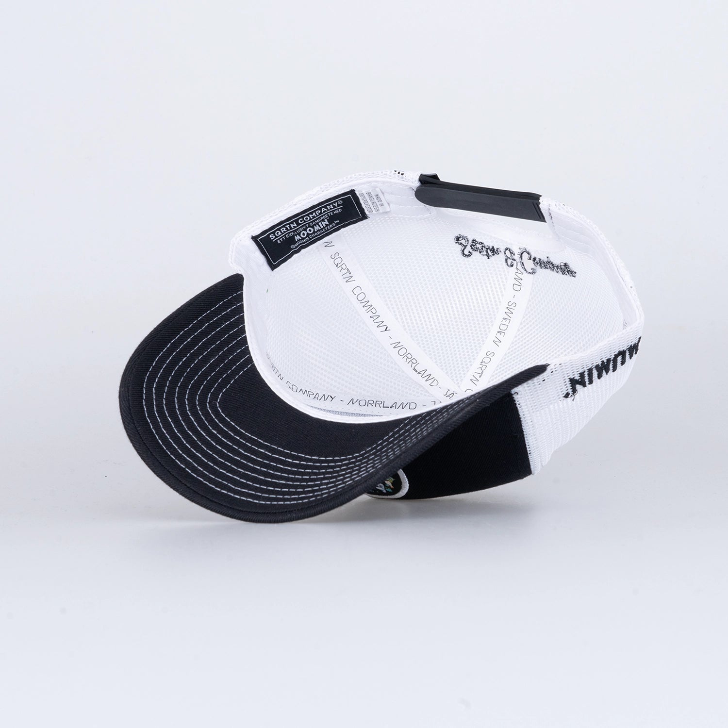 MOOMIN CIRCLE TRUCKER CAP - BLACK