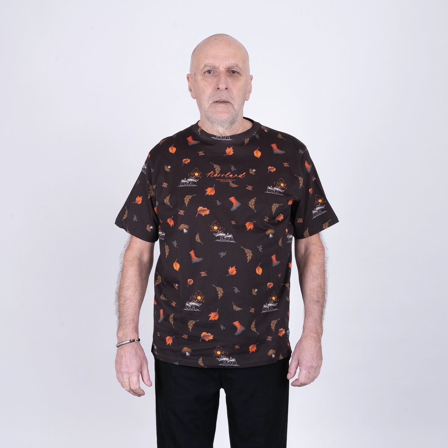 SIGNATURE T-SHIRT - HÖSTSTIG BROWN