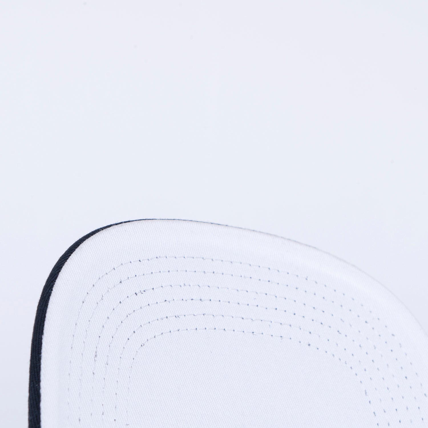 INTO THE WILD CAP - BLACK