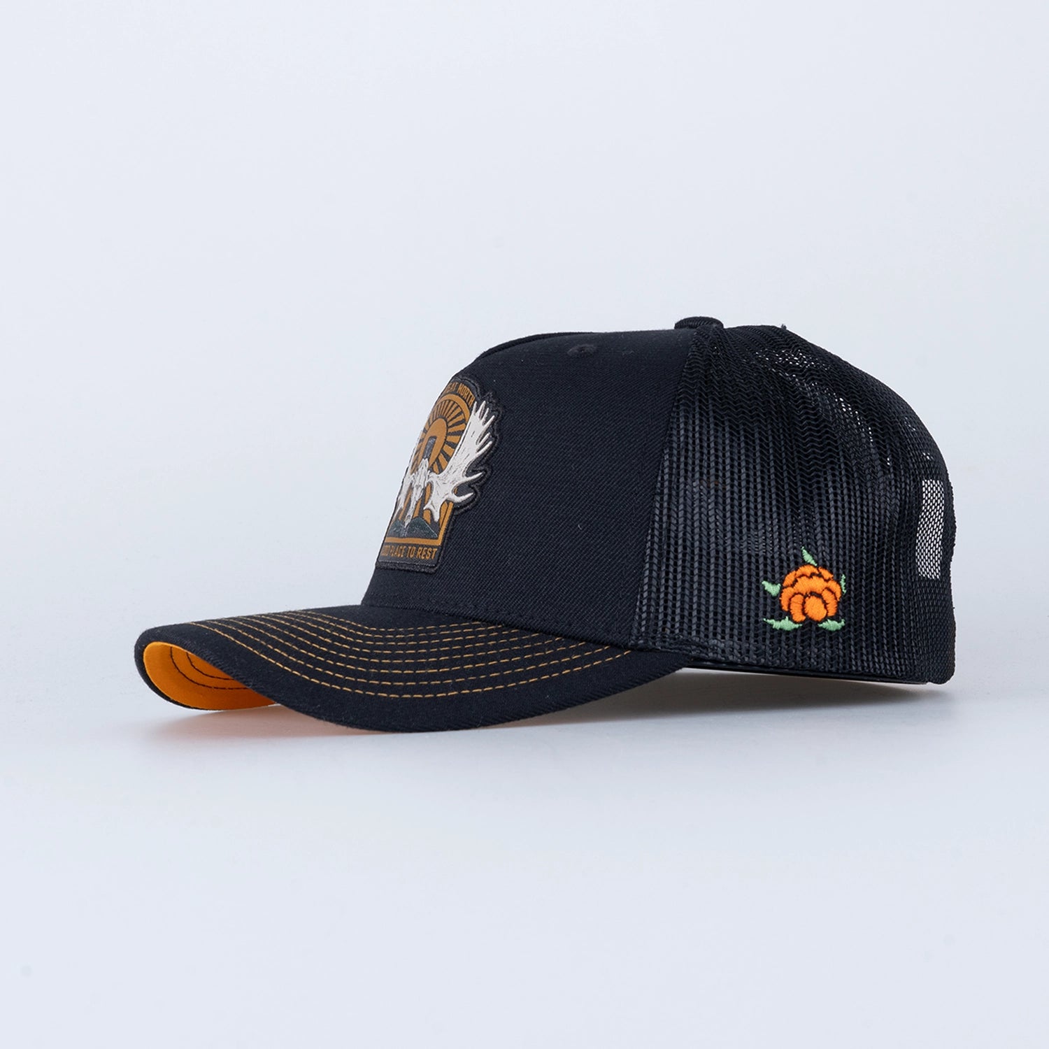 ÄLGHORN TRUCKER CAP - HOOKED BLACK