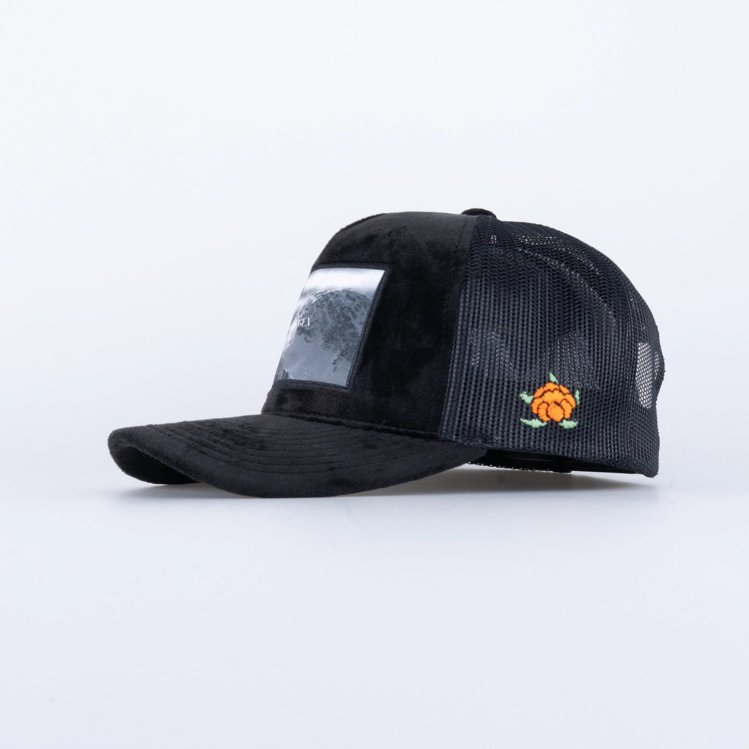 BERGEN VELVET TRUCKER CAP - BLACK