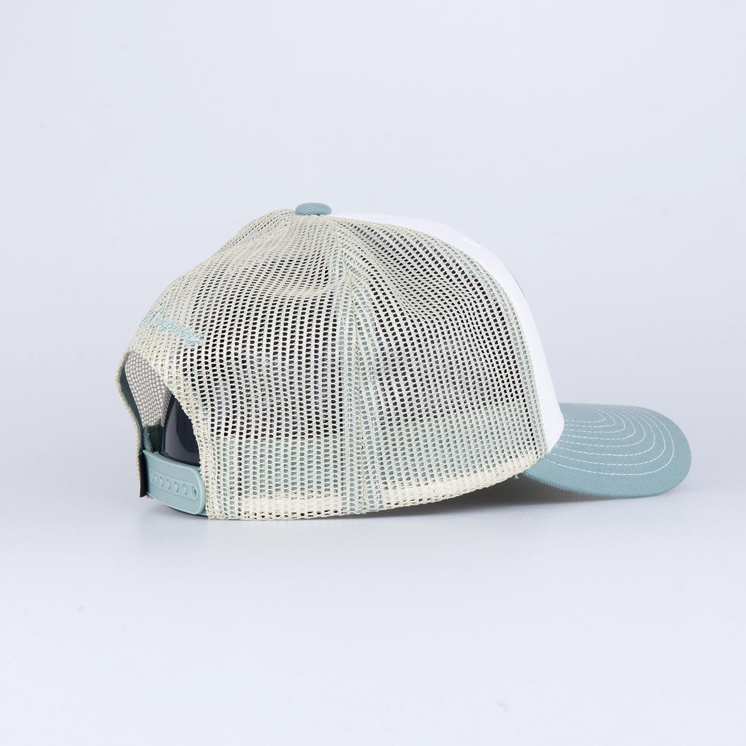 CB SURFING TRUCKER CAP - HOOKED WHITE