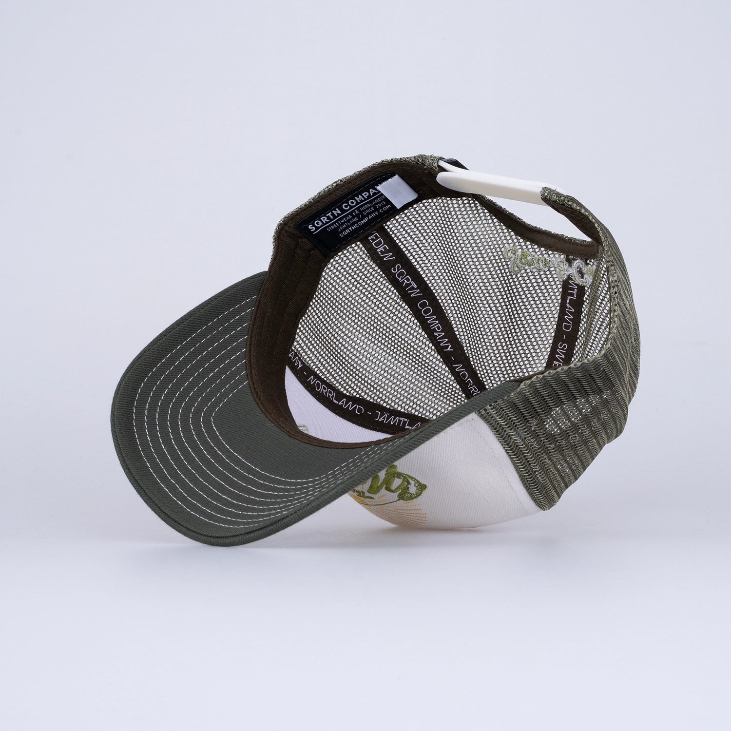 FISH ON TRUCKER KEPS - IVORY