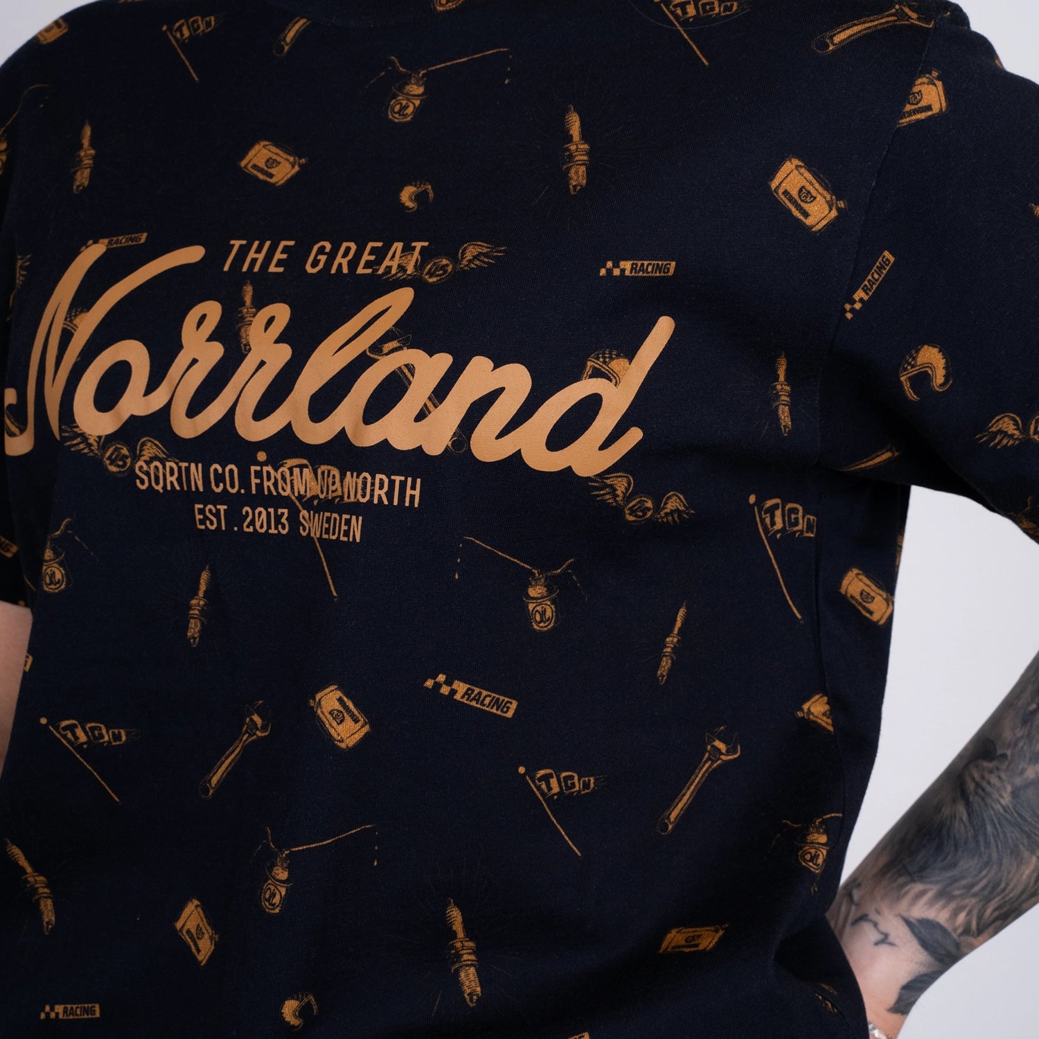 GREAT NORRLAND T-SHIRT - RACING BLACK