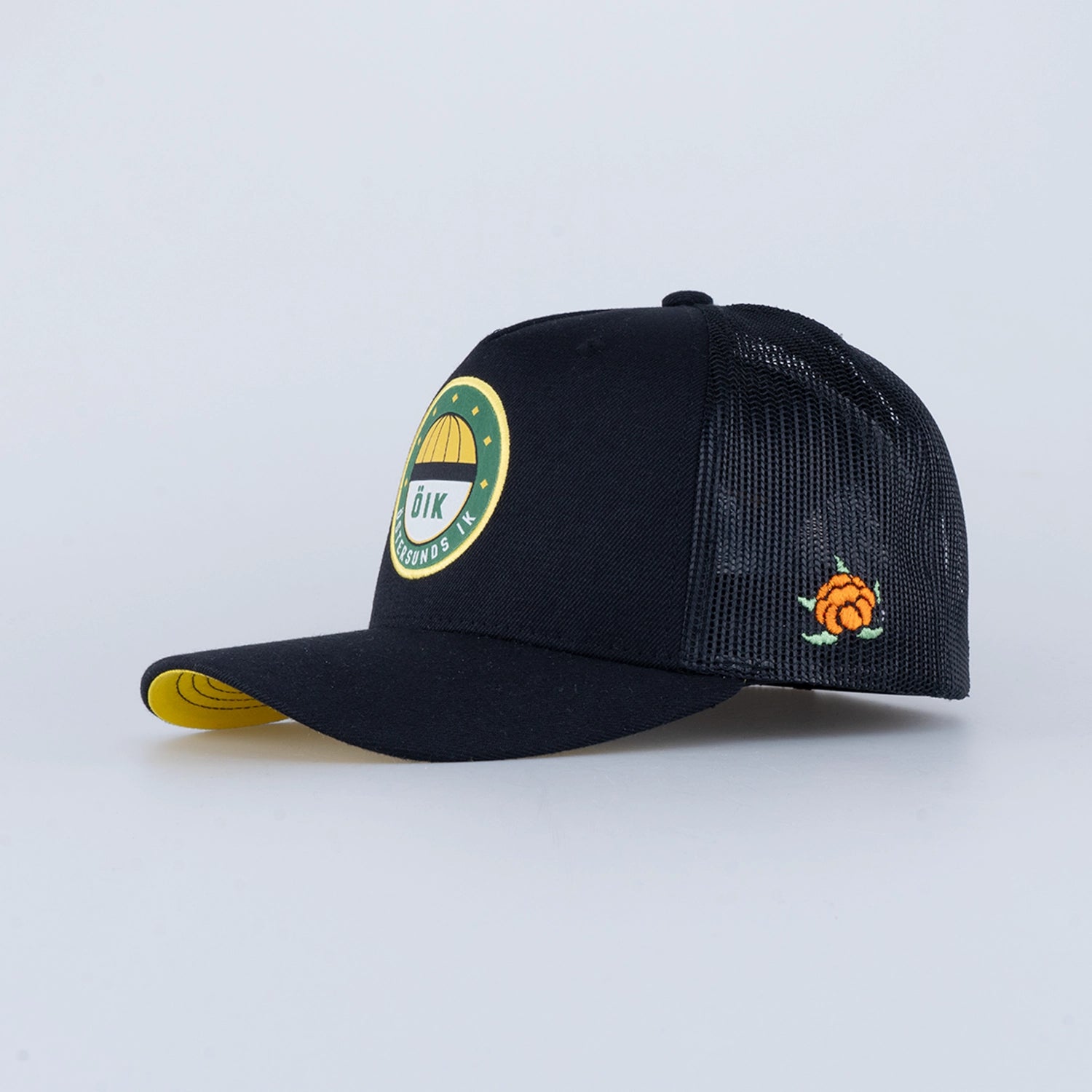 KUPOLEN TRUCKER CAP - HOOKED ÖIK BLACK