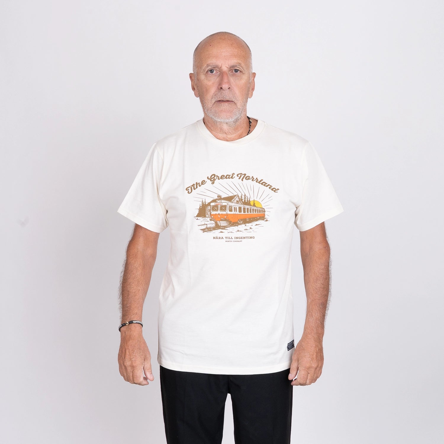 NÄRA TILL INGENTING T-SHIRT - CREAM