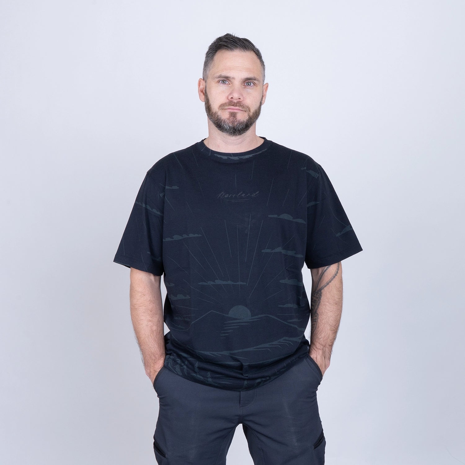 SIGNATURE T-SHIRT - BERGEN BLACK