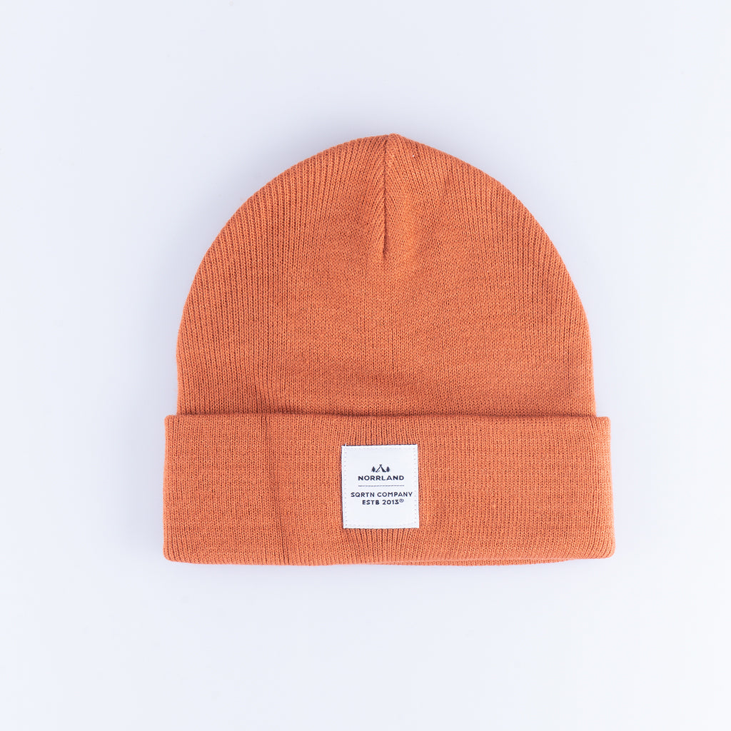 WOOD PATCH BEANIE - RUST