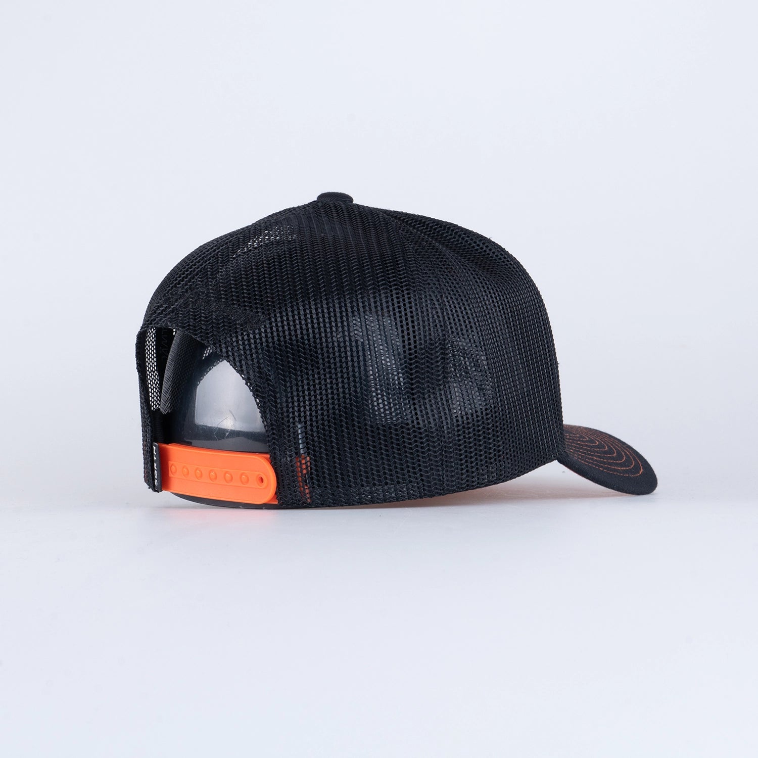 CLOUDBERRY TRUCKER CAP - HOOKED BLACK